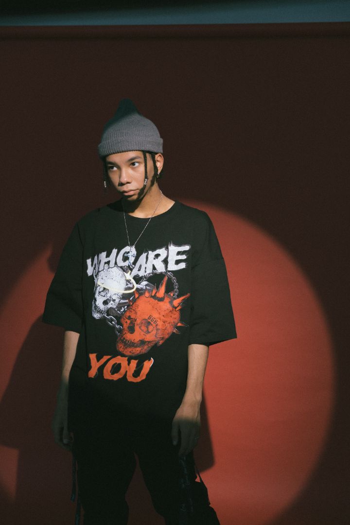 "Who Are You" Comfy Tee - Skullface