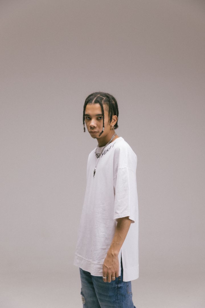 "Who Are You?" Comfy oversized Tee - Basics bigprint