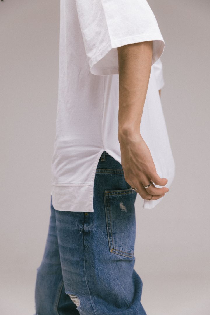 "Who Are You?" Comfy oversized Tee - Basics bigprint
