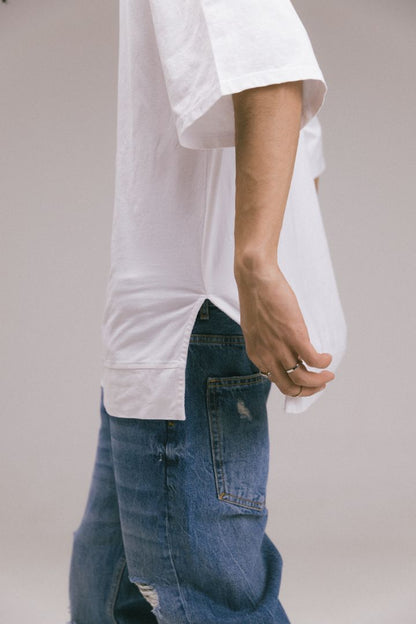 "Who Are You?" Comfy oversized Tee - Basics bigprint